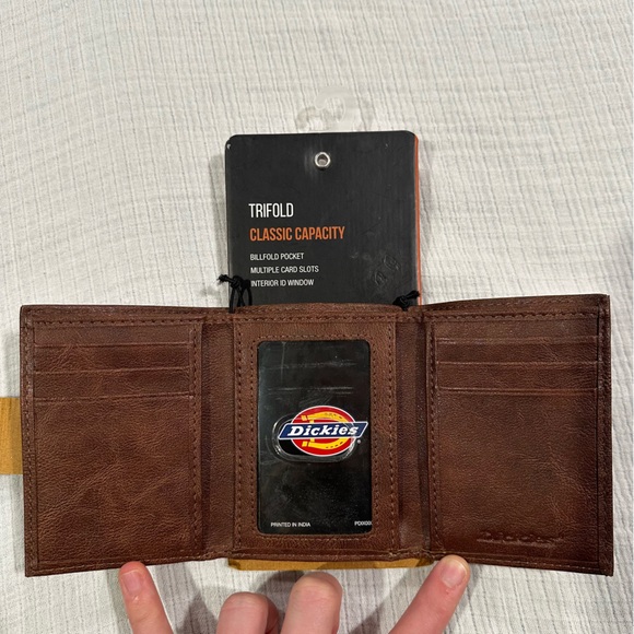 NWT Dickies Classic Brown Trifold Wallet • Bill Pocket • Interior ID Window - Picture 5 of 5